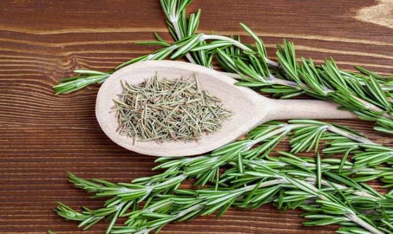 Как можно убрать суперклей с пальцев