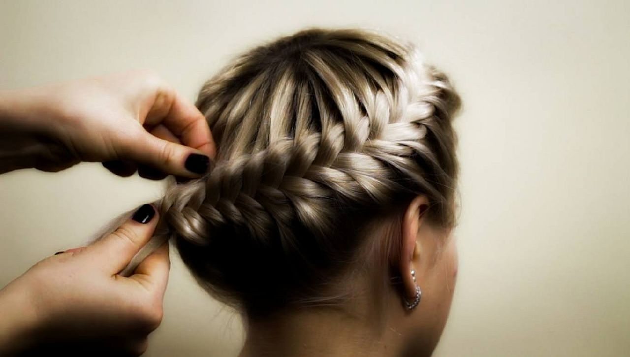 Как заплести красивые колоски на волосы средней длины