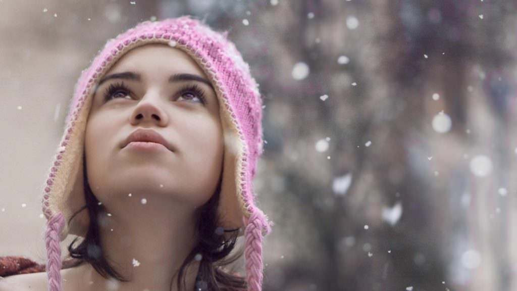 Уход за женскими волосами в зимний период