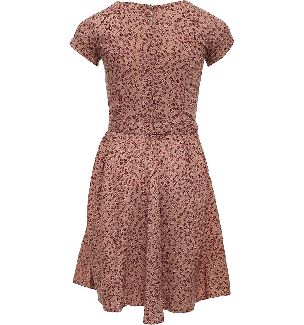 Красивые платья оттенков коричневой палитры