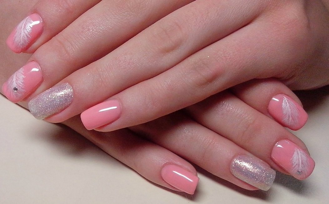 Несколько идей для нежного розового маникюра