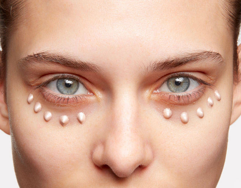 Синяки под глазами? Топ-3 бьюти средства в помощь