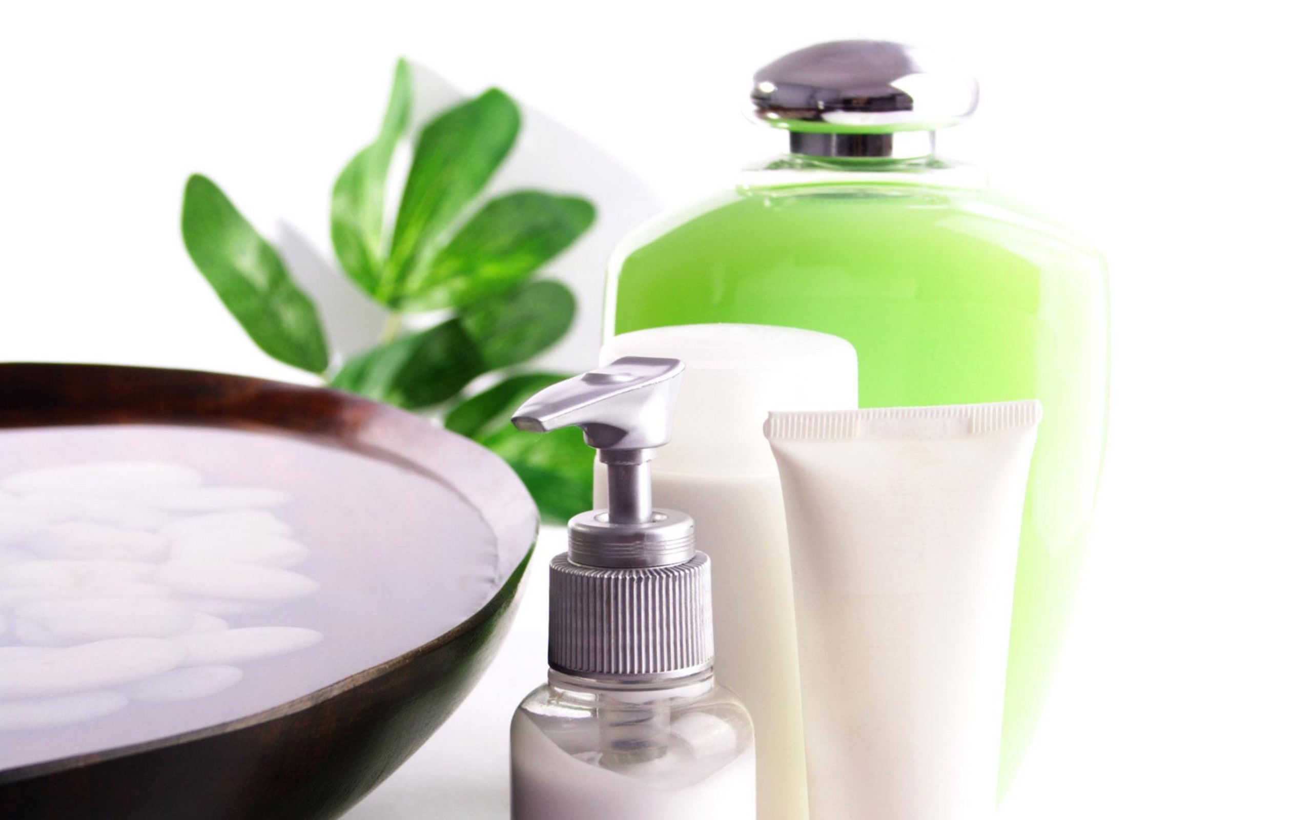 Какие должны быть средства по уходу за кожей у каждой дамы?