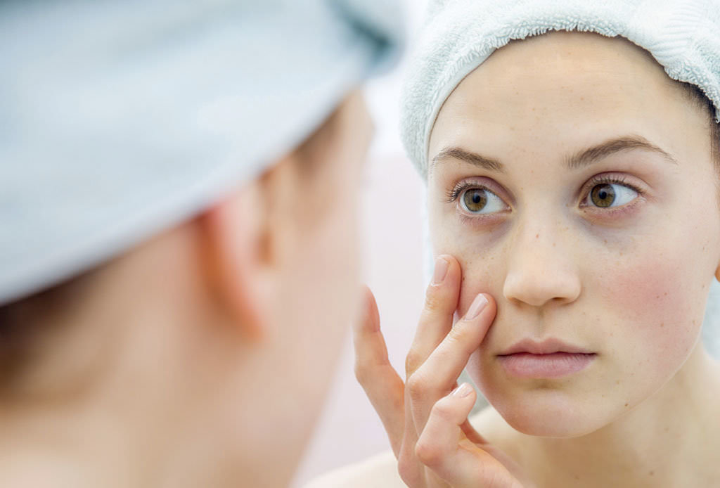 Синяки под глазами? Топ-3 бьюти средства в помощь