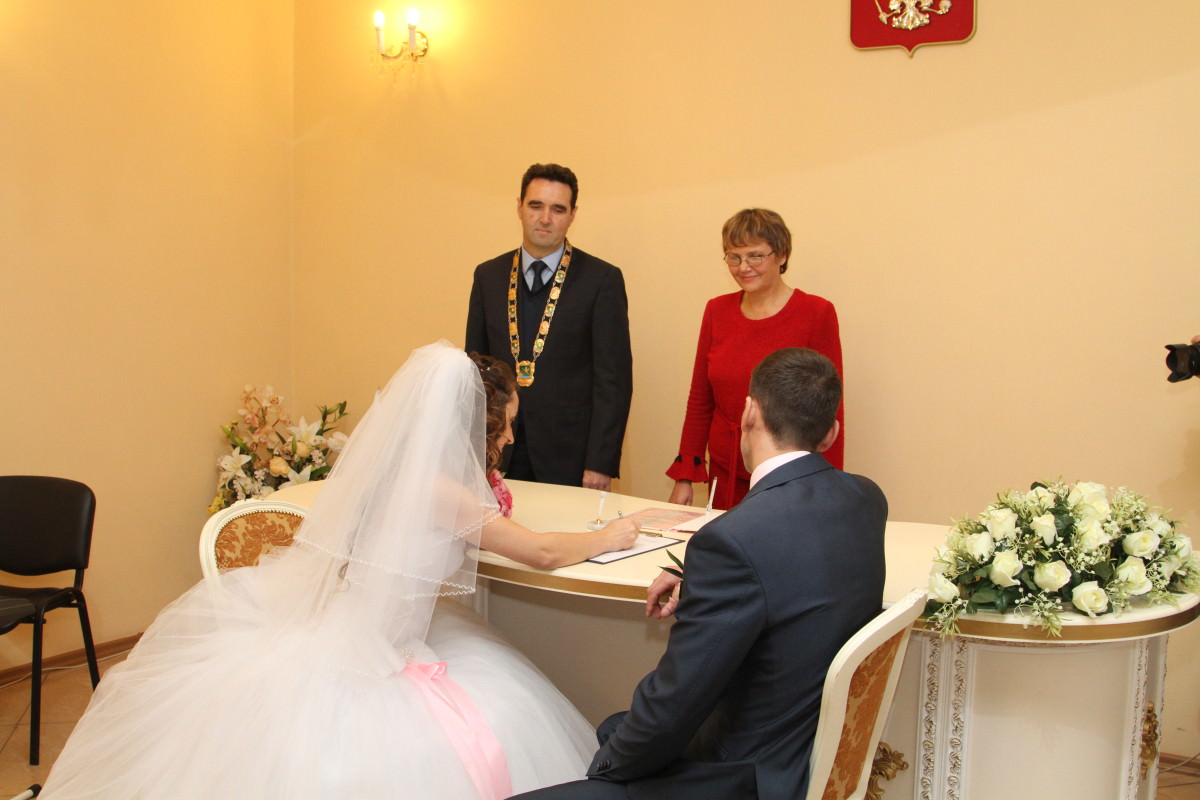 Поехали в медовый месяц на курорт, а вернувшись - развелись