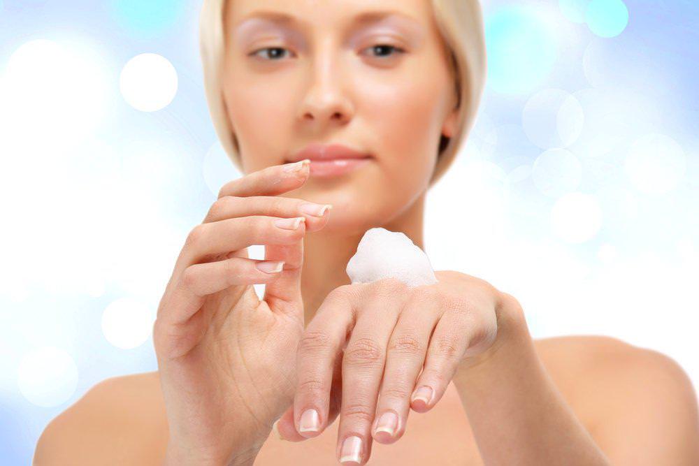 Уход за руками зимой: домашние рецепты