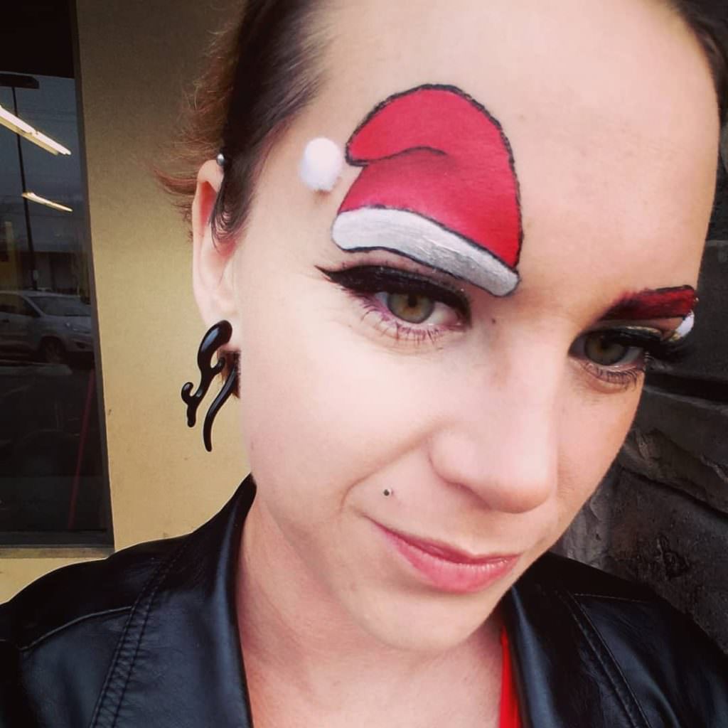 Новогодние брови: ещё один Instagram-тренд