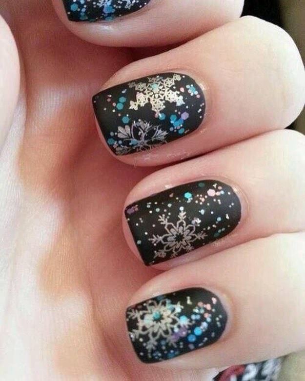 Идеи яркого новогоднего маникюра