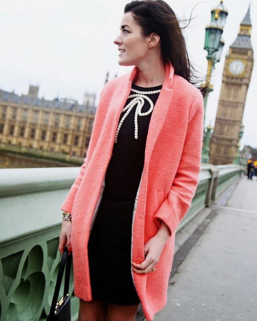 Как носить коралловый в 2019: примеры