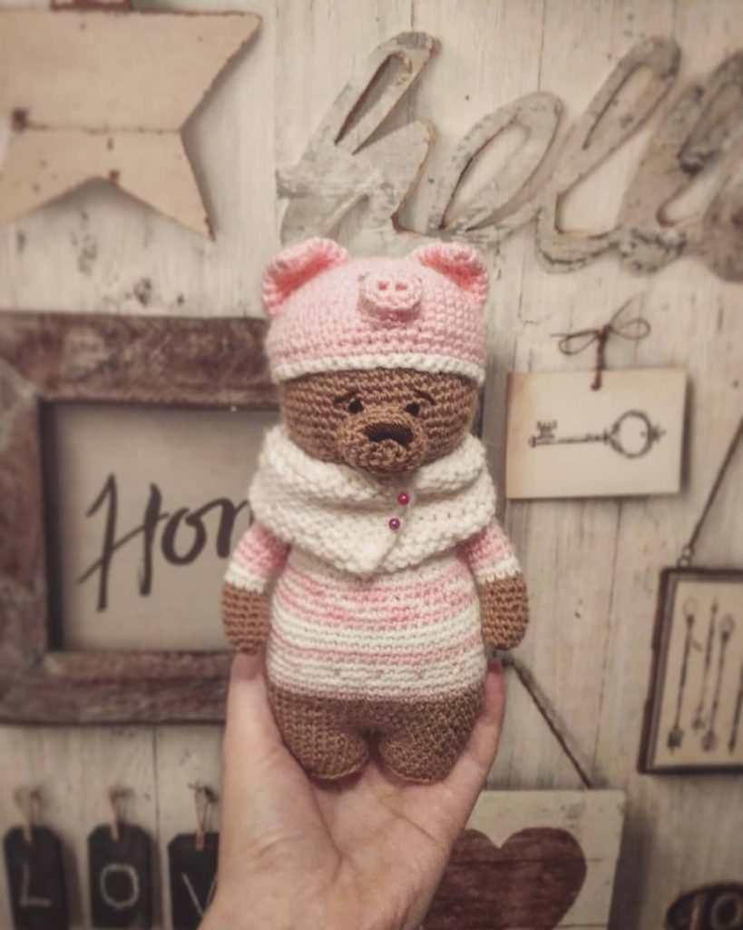 Символ года 2019 в странных исполнениях