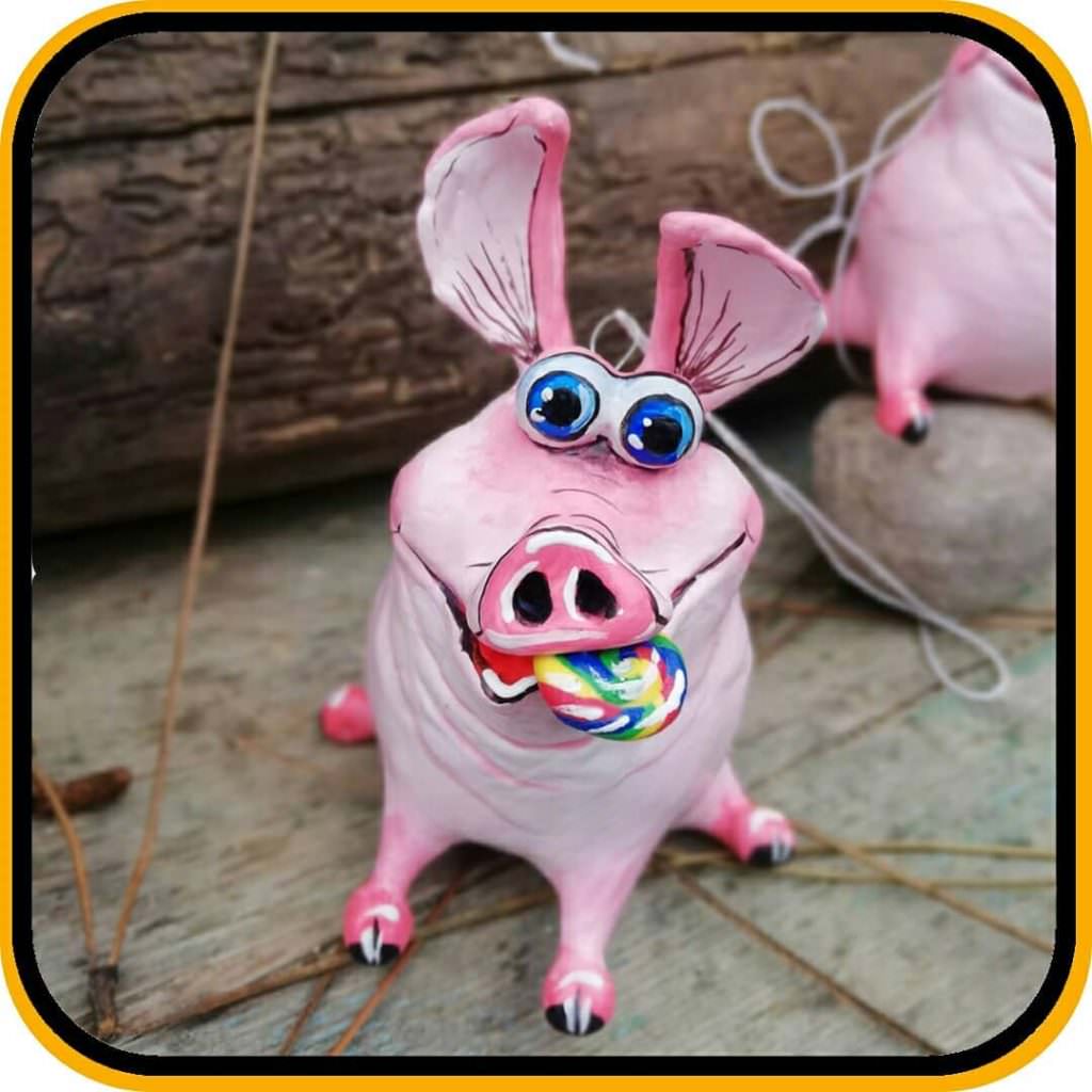 Символ года 2019 в странных исполнениях