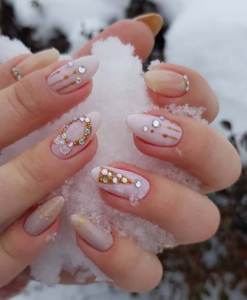 Идеи яркого новогоднего маникюра