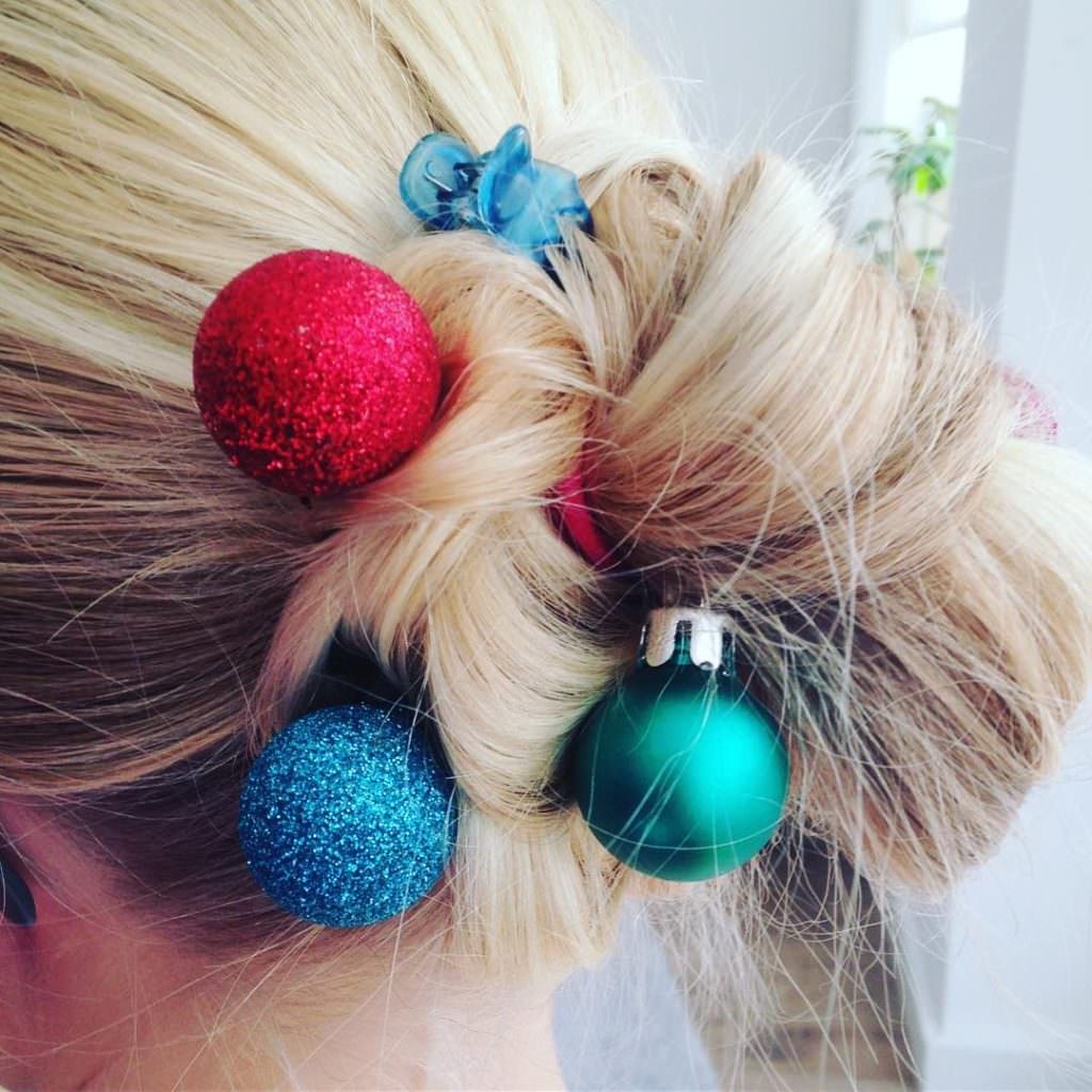 Рождественские причёски: новый Instagram-тренд