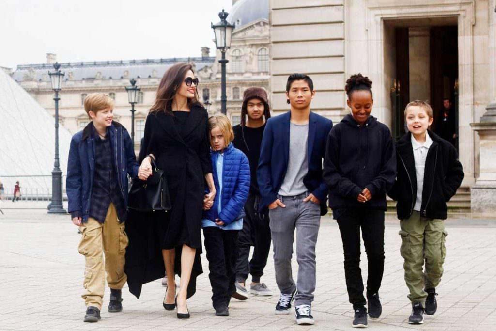 Анджелина Джоли рассказала, как воспитывает детей