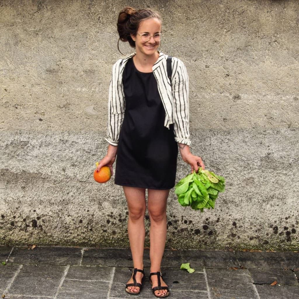 Год в одном платье: девушка отстаивает идею минимализма