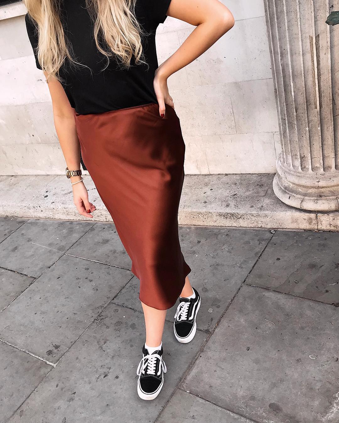 Скользящая юбка: тренд, который будет с нами в этом году