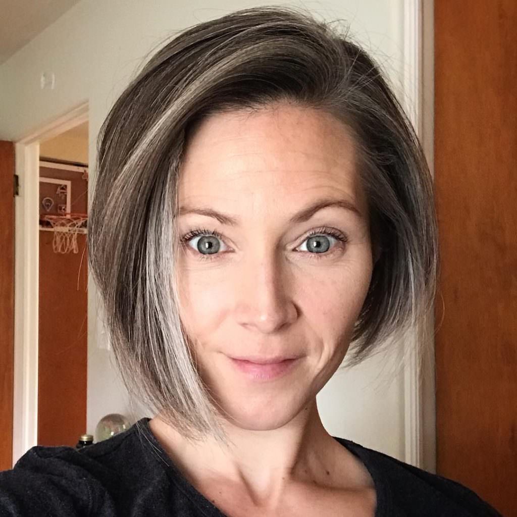 Instagram-тренд: женщины гордятся своей сединой