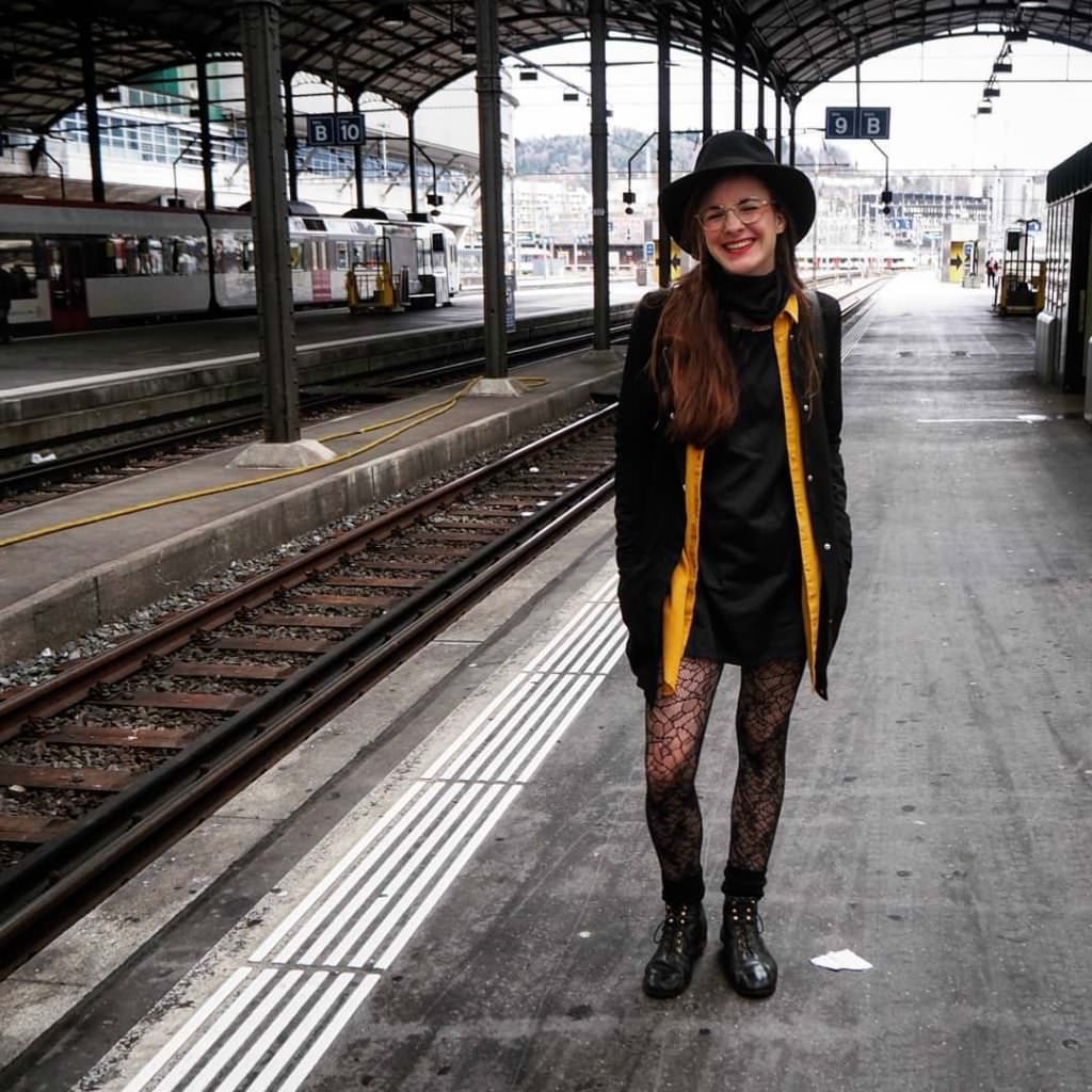 Год в одном платье: девушка отстаивает идею минимализма