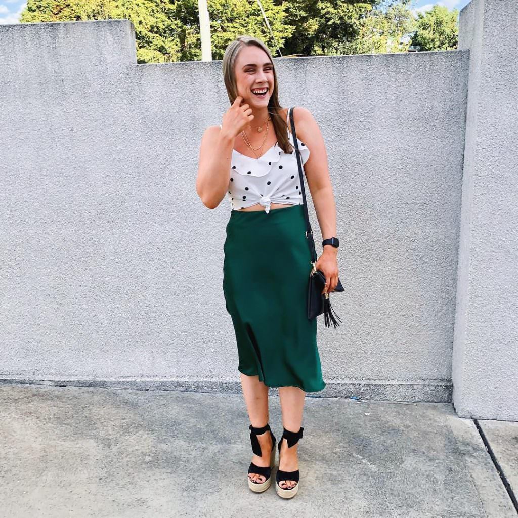 Скользящая юбка: тренд, который будет с нами в этом году