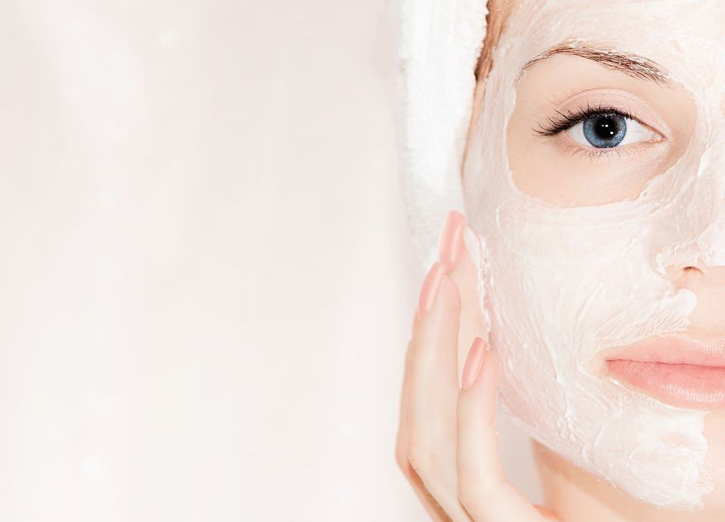 Как сделать потрясающую маску для лица с омолаживающим эффектом