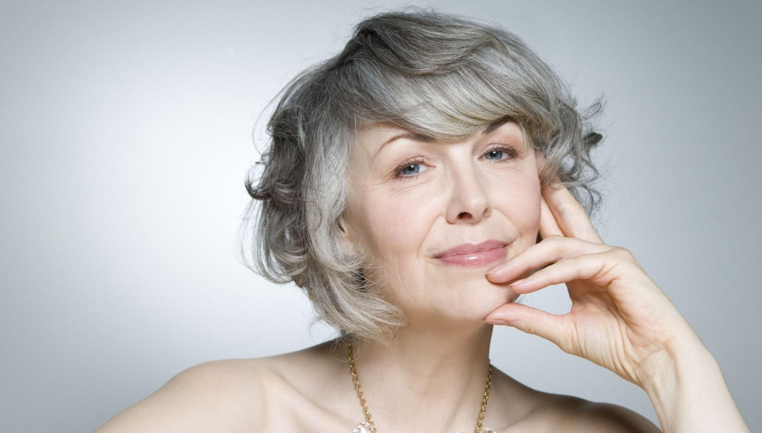 Причины появления седины и малоизвестные способы борьбы с ней