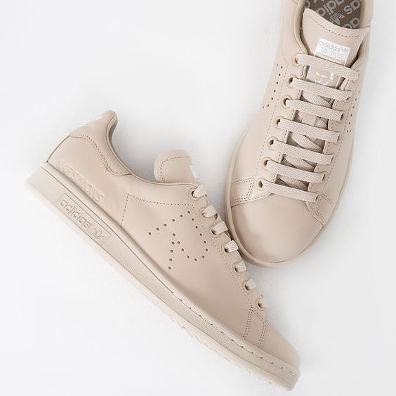 Универсальная модель кроссовок, которая дополнит любой образ