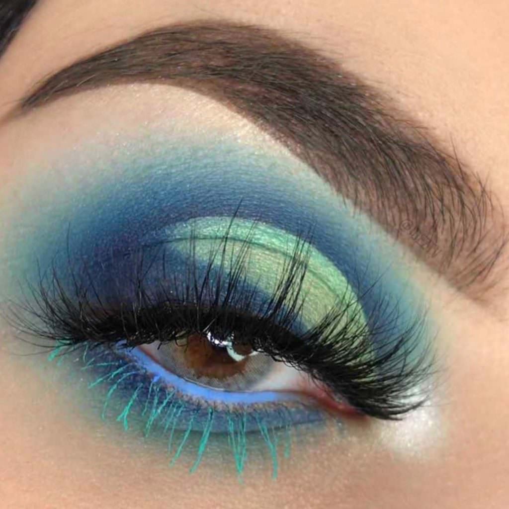 Весенний тренд макияжа: цветная тушь
