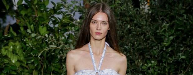 Минималистичная причёска, которая снова в моде