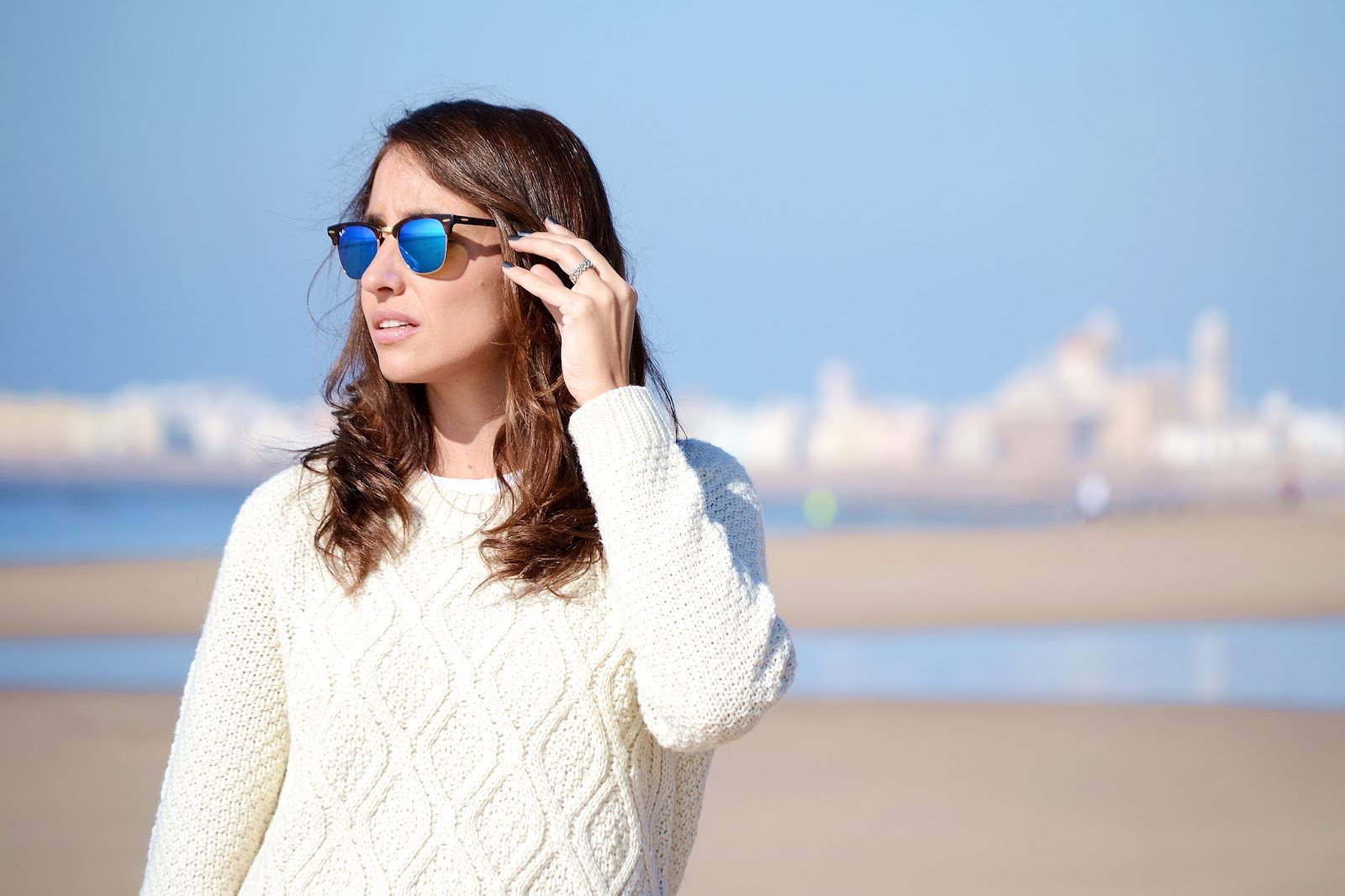 Как носить женские очки Рей Бен: 50 идей, правила выбора, модели очков