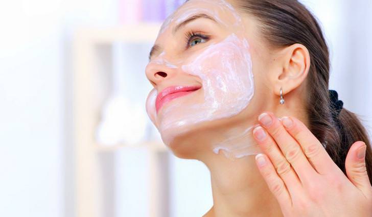 Домашние скрабы для лица с салонным эффектом: 5 рецептов