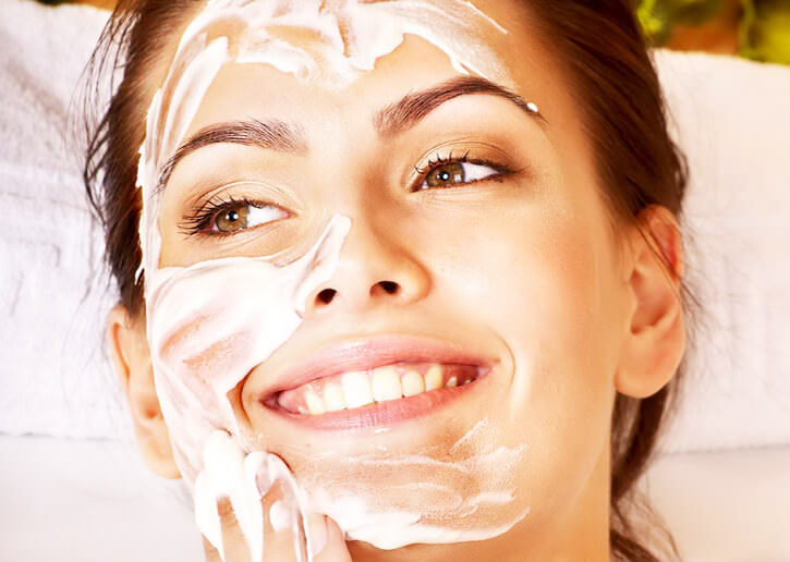 Полезная кашка: делаем маску для лица из манной крупы