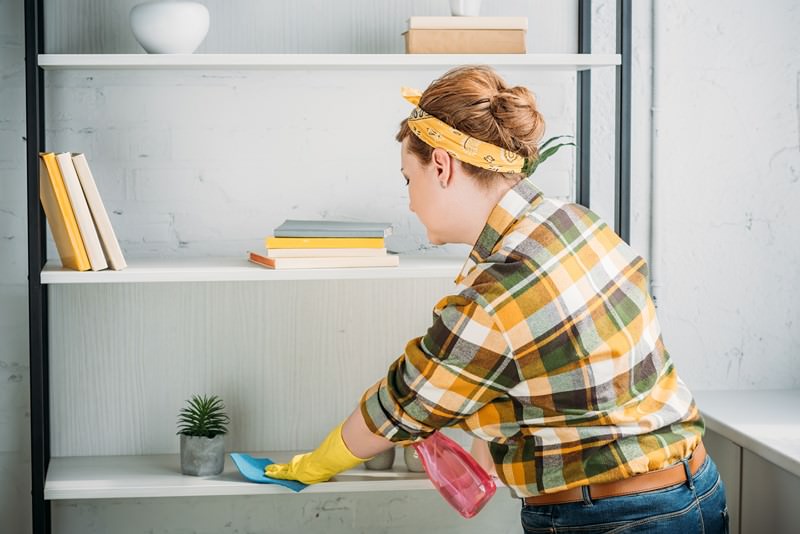 Почему не стоит убираться в комнате мужа: 7 причин