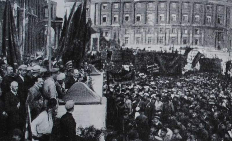 7 конгресс коминтерна — история России