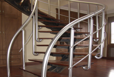 Алюминиевые перила и их конструктивные особенности