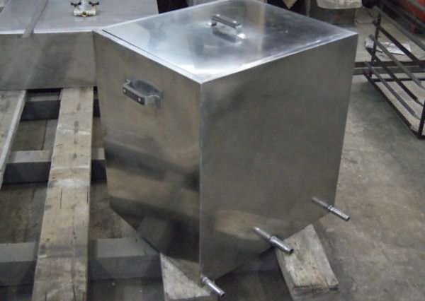 Баки для бани из нержавеющей стали: обоснование выбора и способы установки – всё о банях