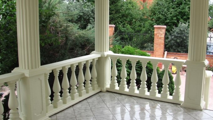 Балясины из бетона: характеристики, изготовление и монтаж