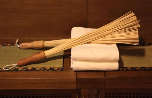 Бамбуковый веник для бани: плюсы и минусы азиатского новшества + некоторые массажные техники – всё о банях