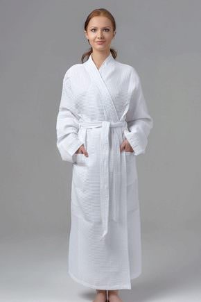 Банный халат: обзор современных изделий и материалов – всё о банях
