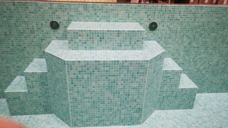 Бетонная лестница для бассейна