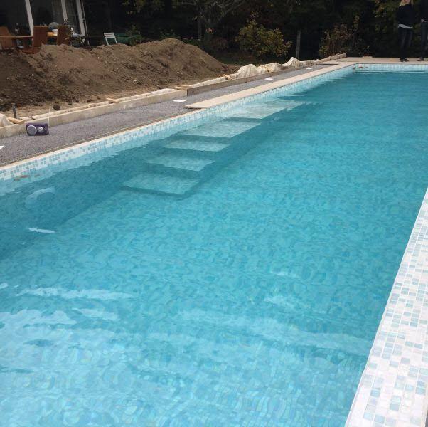 Бетонная лестница для бассейна