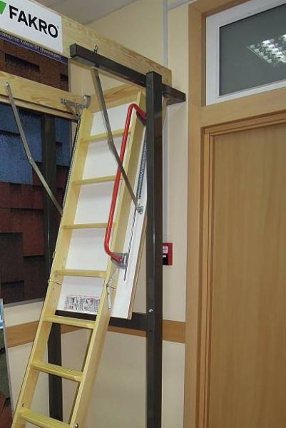 Чердачная лестница, ее конструкция и применение