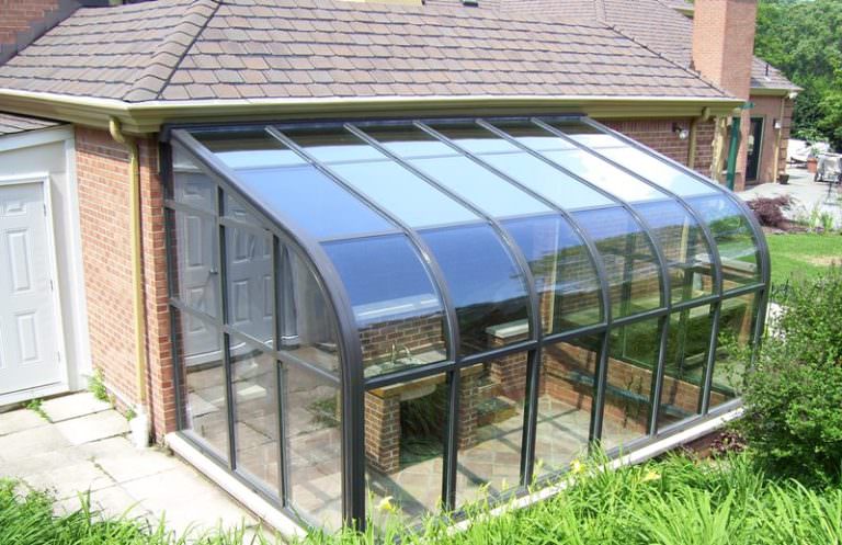 Что представляют собой односкатные теплицы?