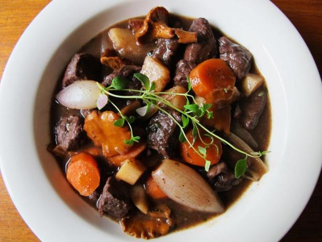 Что приготовить из лосятины: лучшие рецепты блюд из мяса и лосиной губы