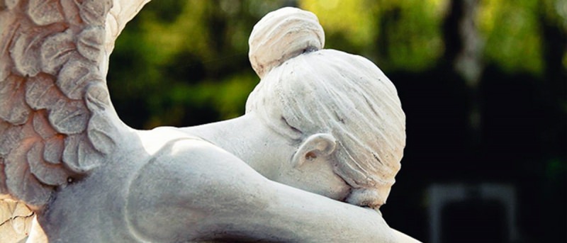 Что приводит человека к унынию: почему оно считается смертным грехом и как правильно избавиться от хандры