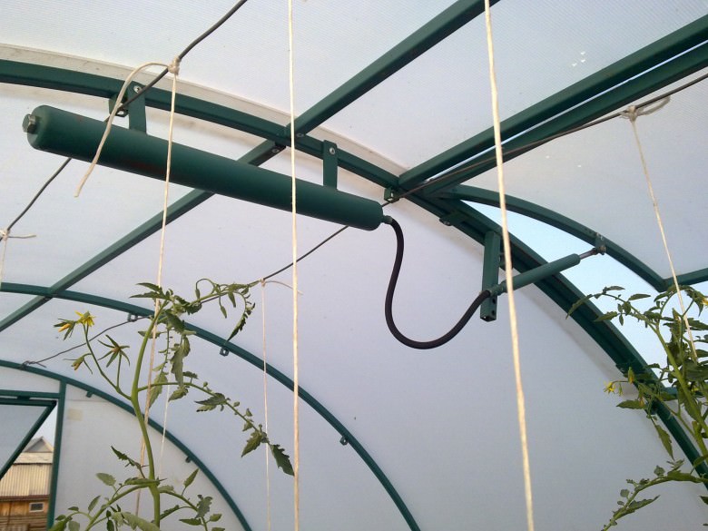 Что такое гидроцилиндр для теплицы, и можно ли его сделать своими руками?