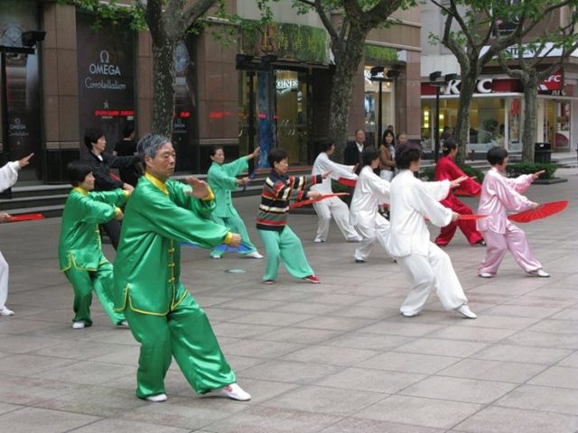 Цигун от Ли Холдена: утренняя зарядка и вечерний комплекс для укрепления сосудов, развития силы и энергии