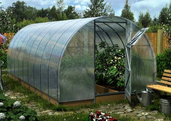 Дачные теплицы: характеристика, достоинства и недостатки популярных разновидностей