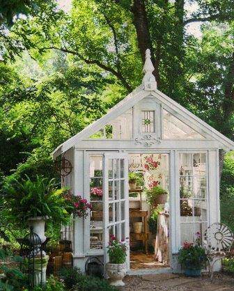 Дачные теплицы: характеристика, достоинства и недостатки популярных разновидностей