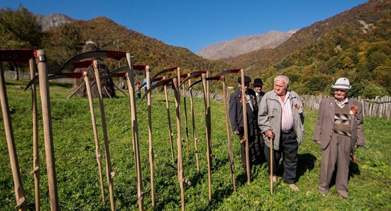 Дань села — история России