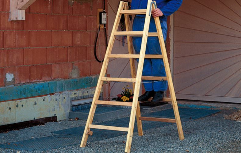 Деревянная стремянка: что нужно знать перед покупкой